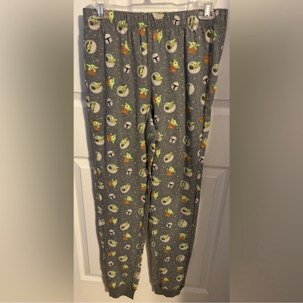 Star Wars Mandalorian & Grogu Pajama Set Gray - NWT Small - Picture 3 of 6